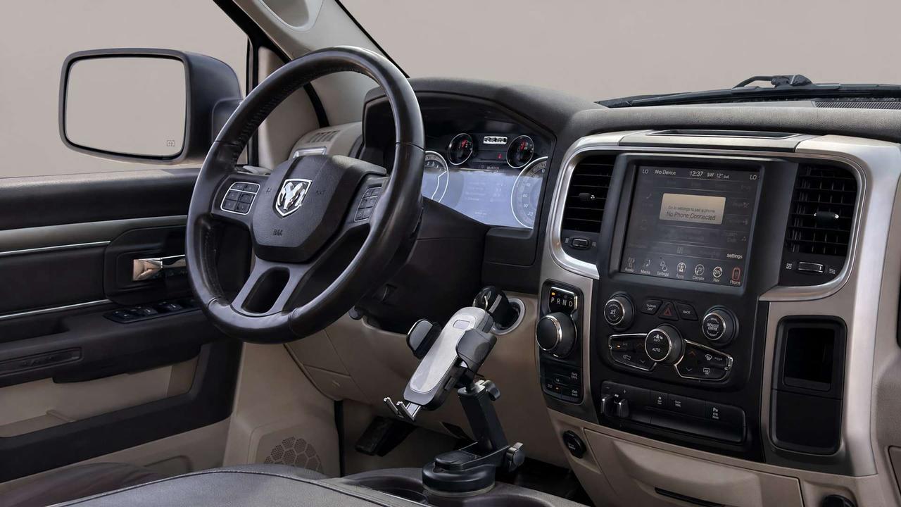 2017 RAM 1500 SLT   ONE Owner   NO Accident Photo