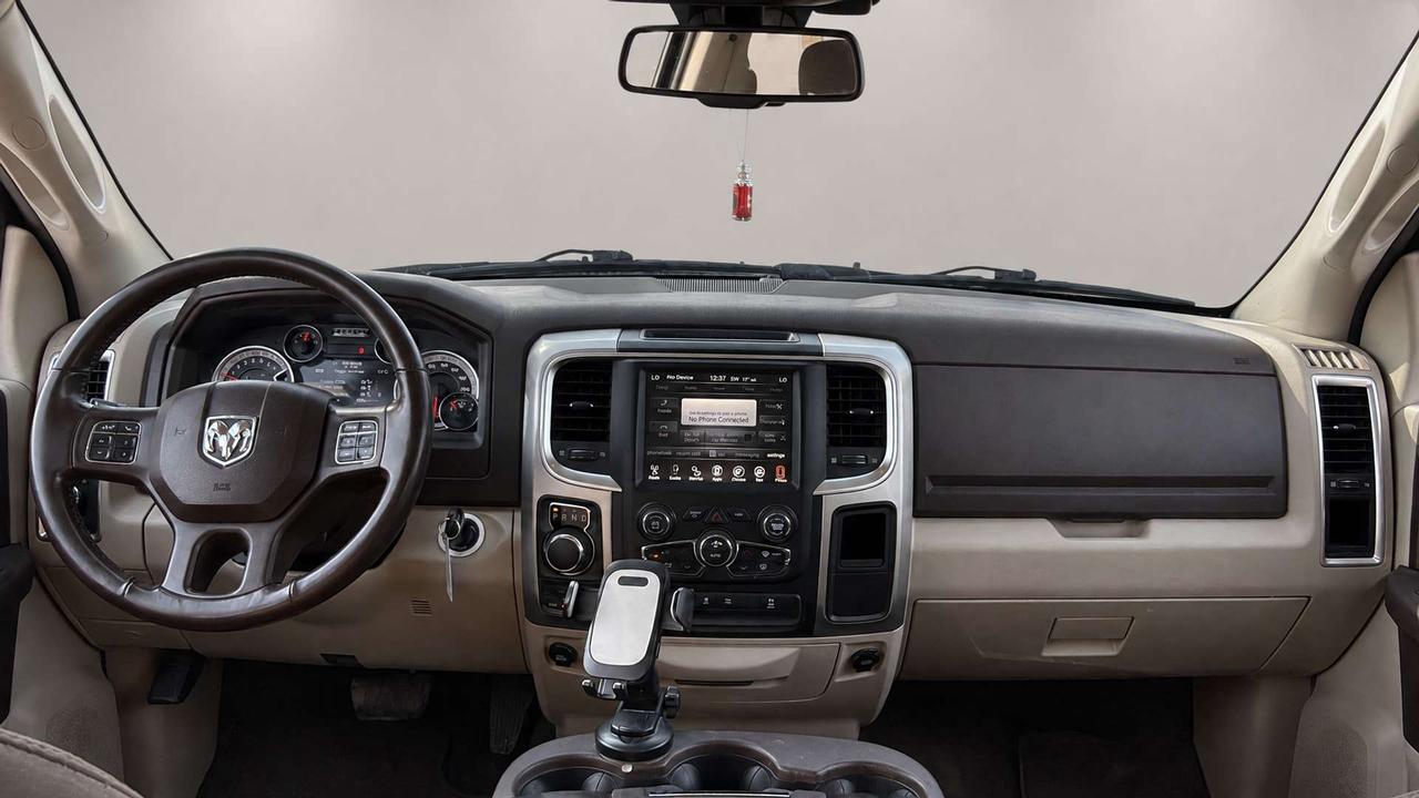 2017 RAM 1500 SLT   ONE Owner   NO Accident Photo