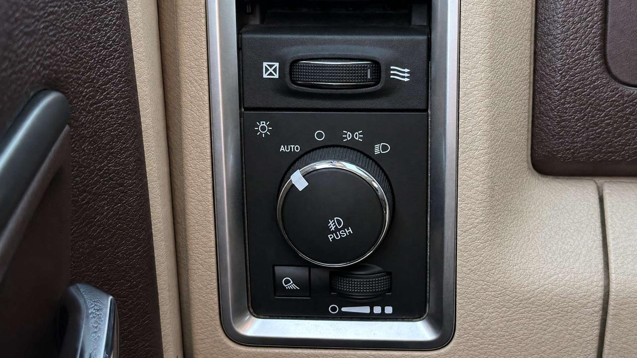 2017 RAM 1500 SLT   ONE Owner   NO Accident Photo