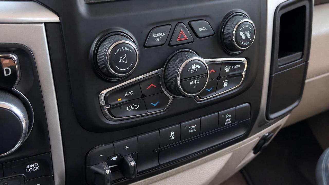 2017 RAM 1500 SLT   ONE Owner   NO Accident Photo