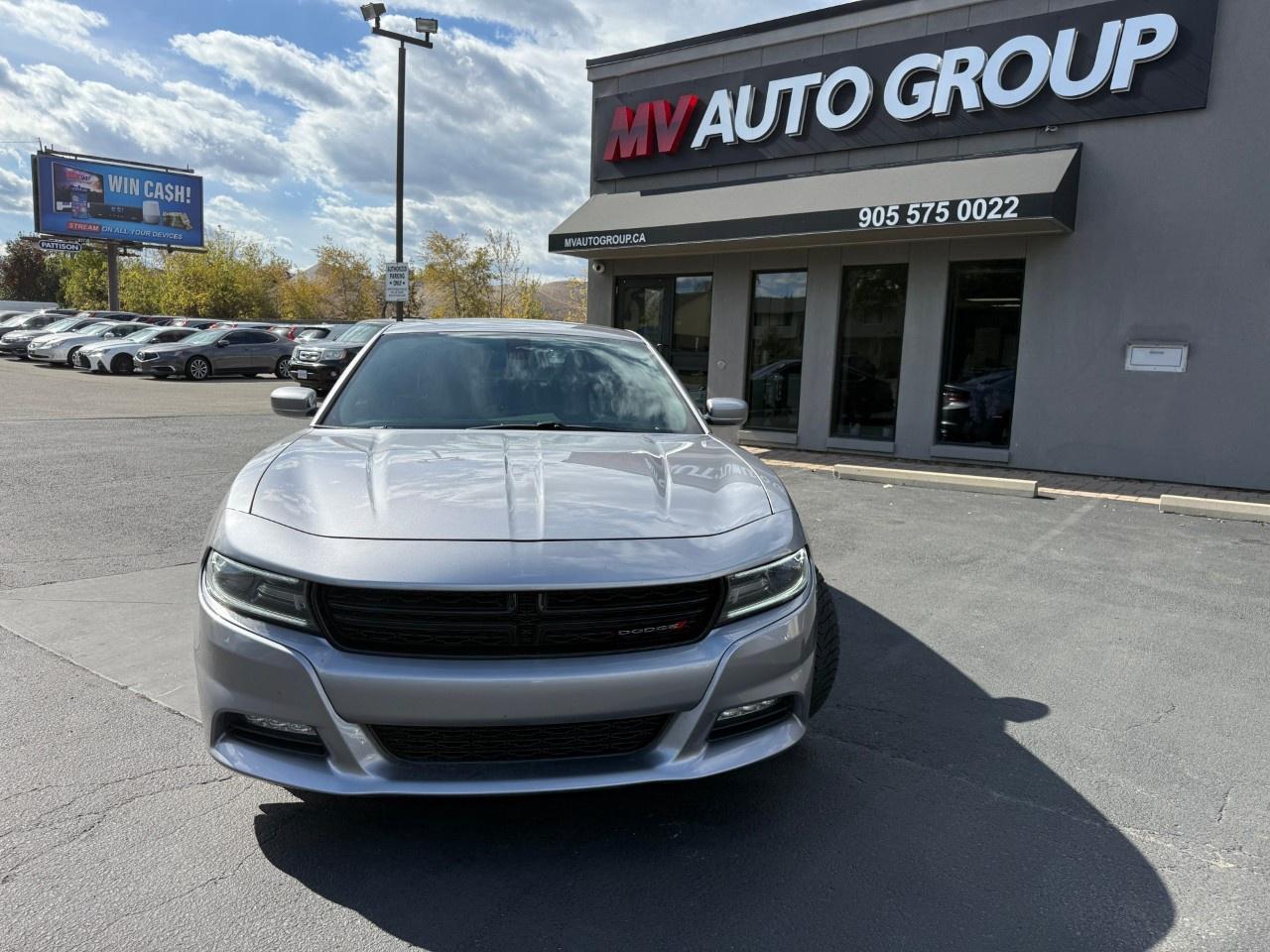 2016 Dodge Charger 4dr Sdn SXT RWD Photo5
