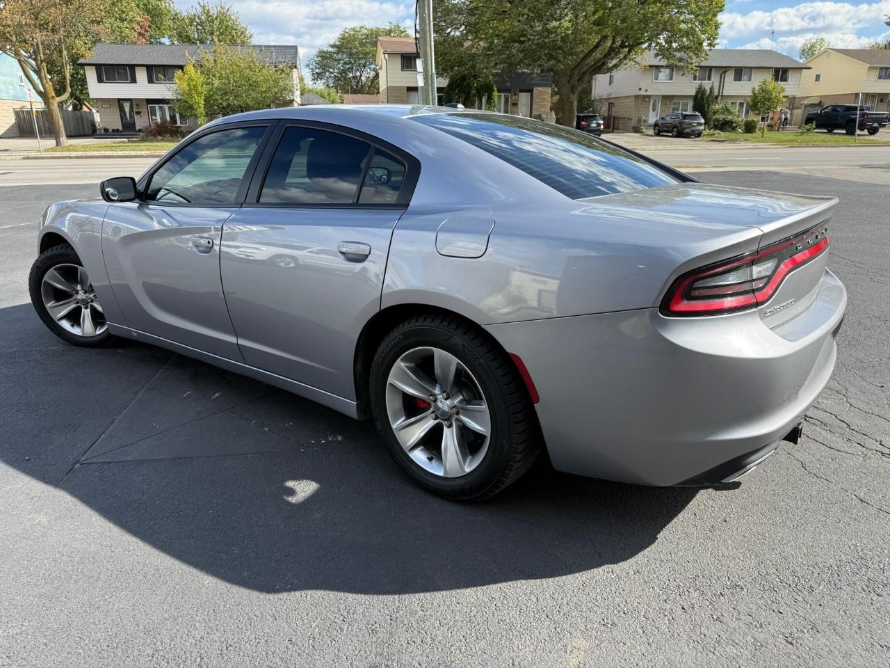 2016 Dodge Charger 4dr Sdn SXT RWD Photo