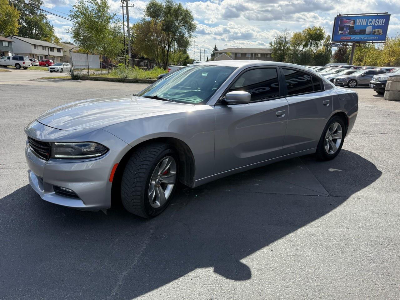 2016 Dodge Charger 4dr Sdn SXT RWD Photo