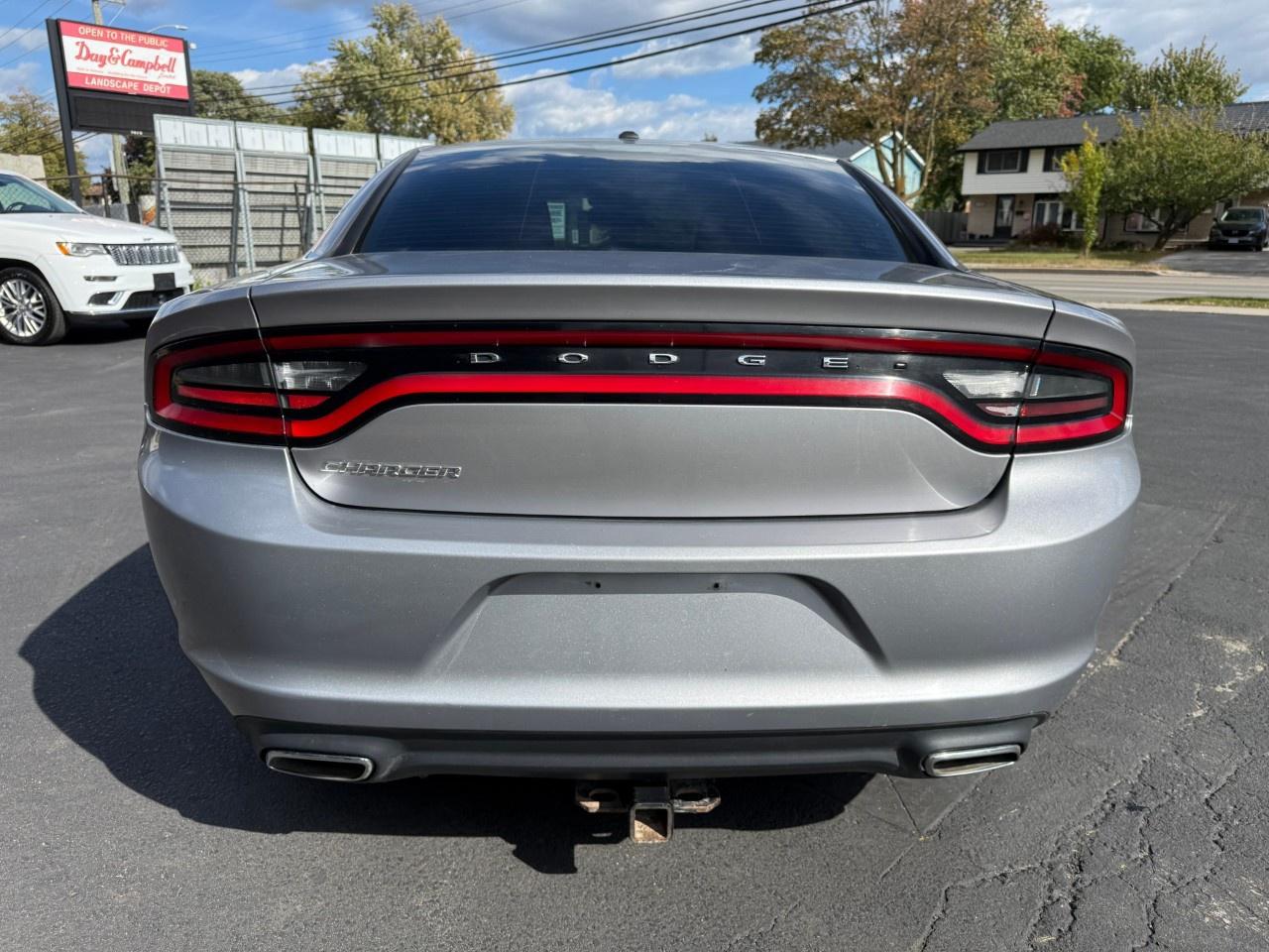 2016 Dodge Charger 4dr Sdn SXT RWD Photo