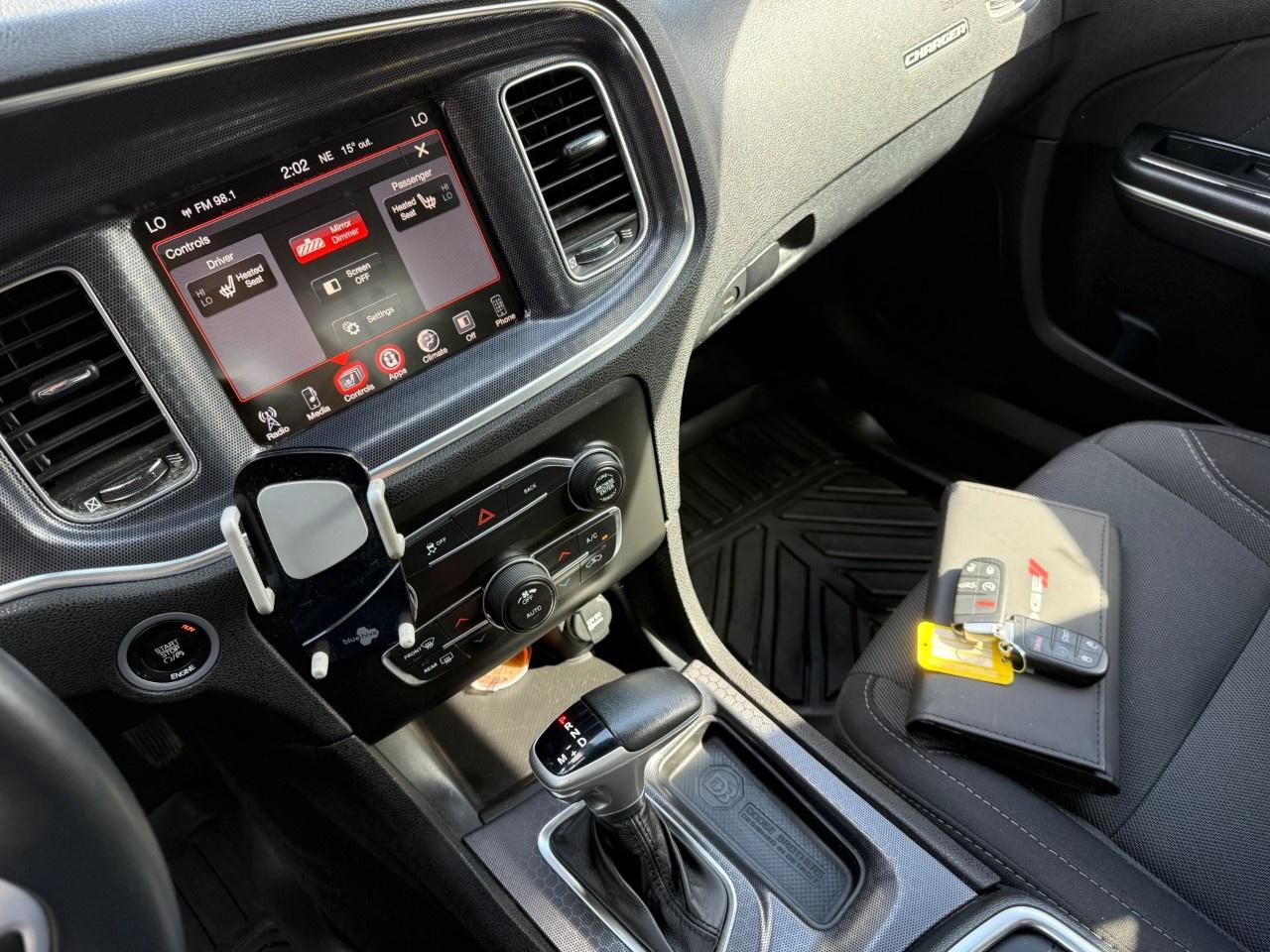 2016 Dodge Charger 4dr Sdn SXT RWD Photo