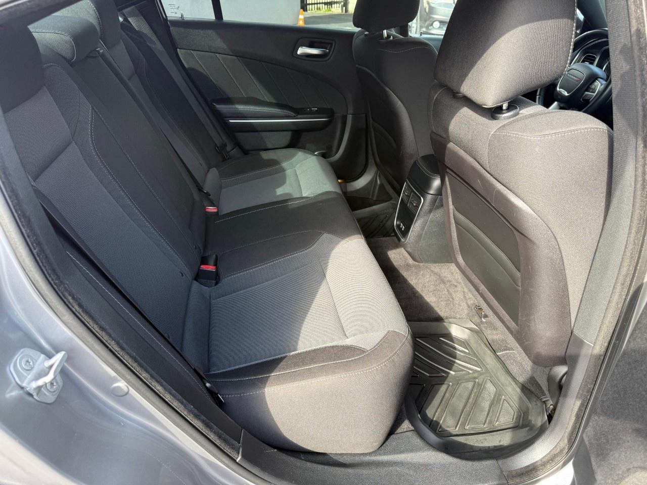 2016 Dodge Charger 4dr Sdn SXT RWD Photo
