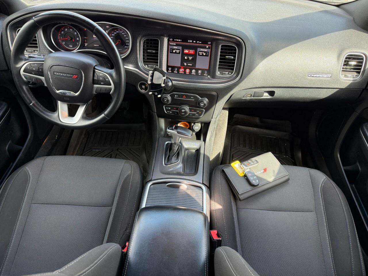 2016 Dodge Charger 4dr Sdn SXT RWD Photo