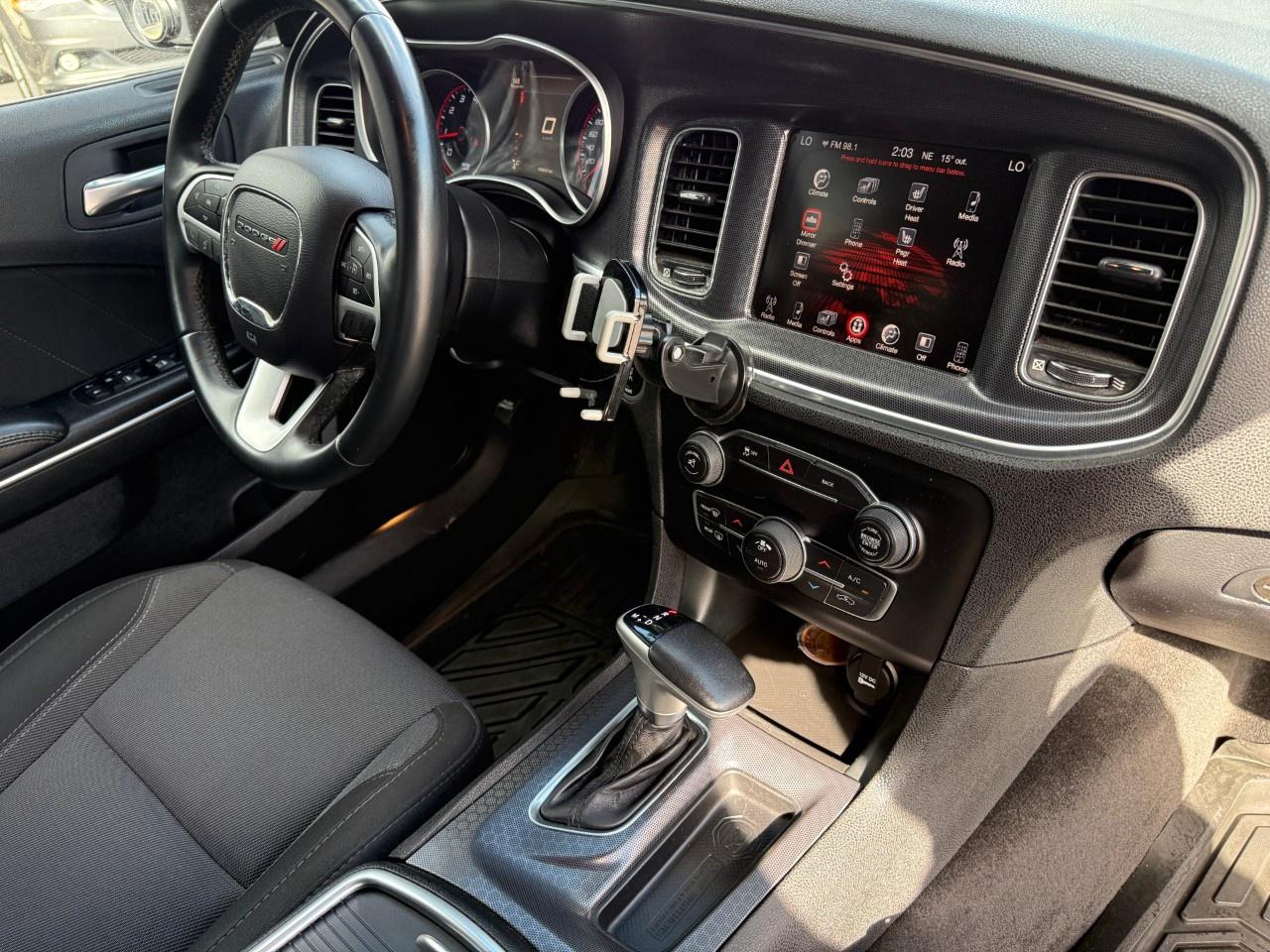 2016 Dodge Charger 4dr Sdn SXT RWD Photo