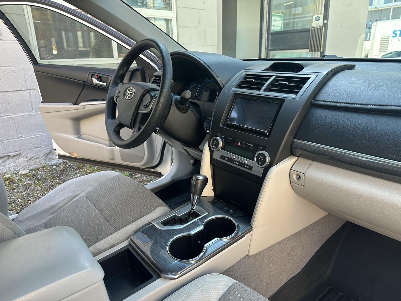 2013 Toyota Camry Hybrid LE Photo