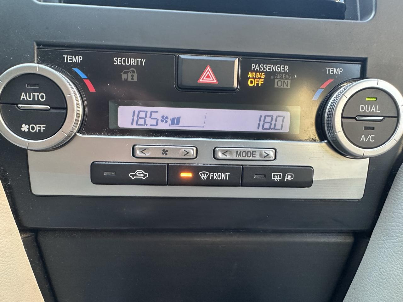 2013 Toyota Camry Hybrid LE Photo