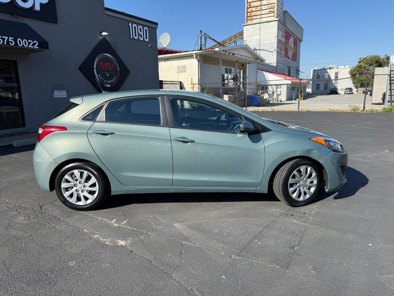 2013 Hyundai Elantra GT 5dr HB Auto GL Photo