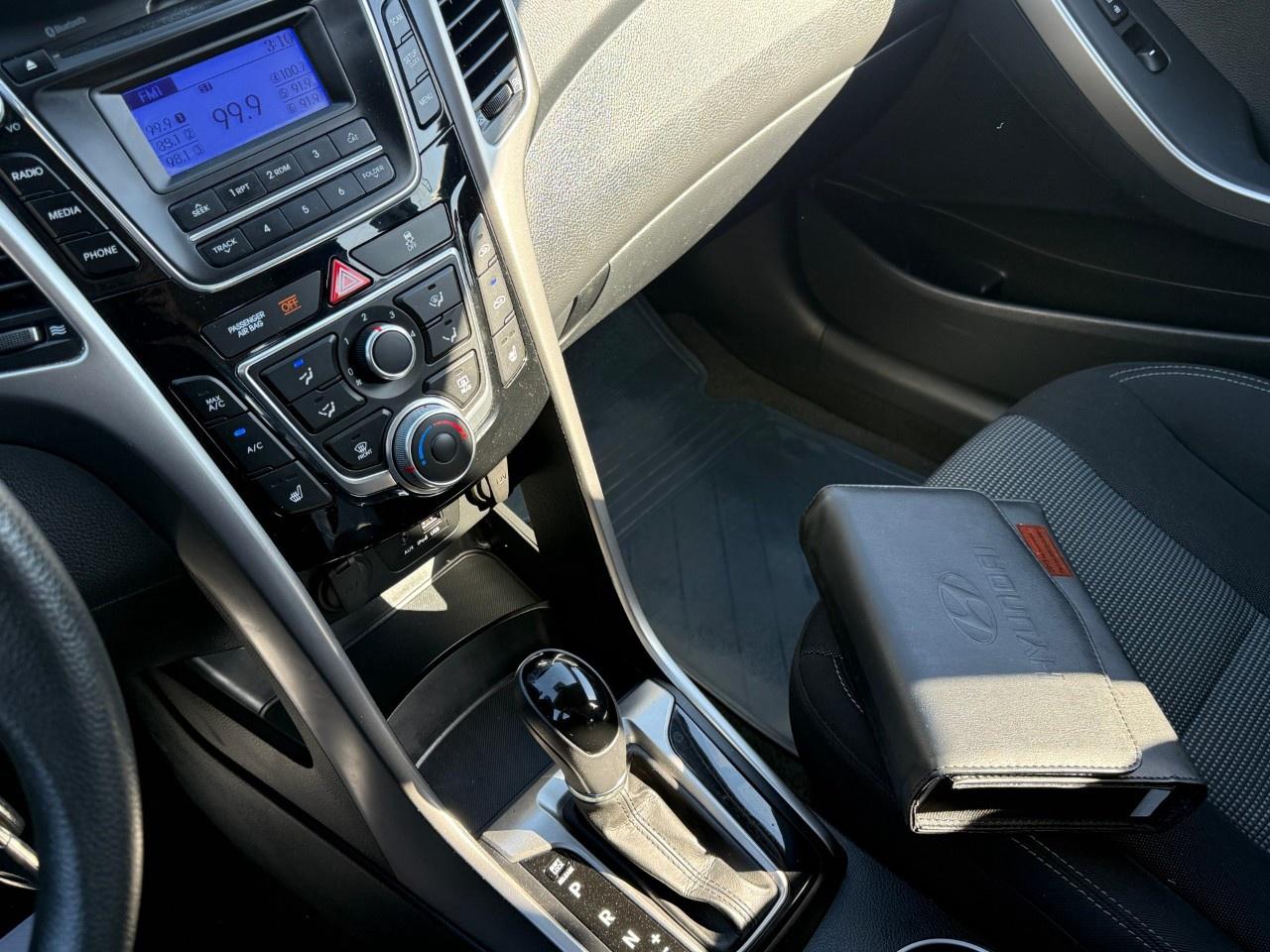 2013 Hyundai Elantra GT 5dr HB Auto GL Photo