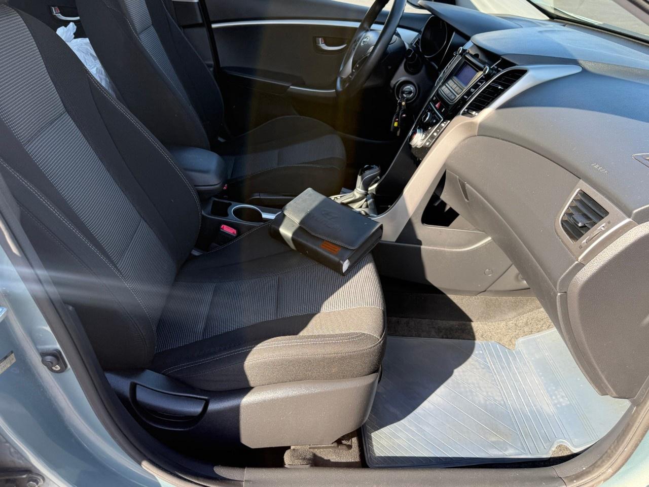2013 Hyundai Elantra GT 5dr HB Auto GL Photo