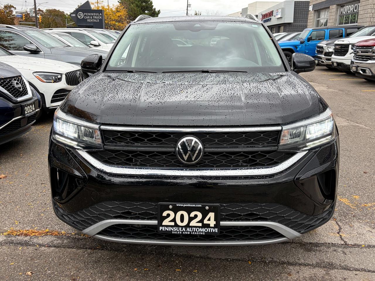 2024 Volkswagen Taos COMFORTLINE, PANOROOF, SNOW TIRES & RIMS INCLUDED Photo