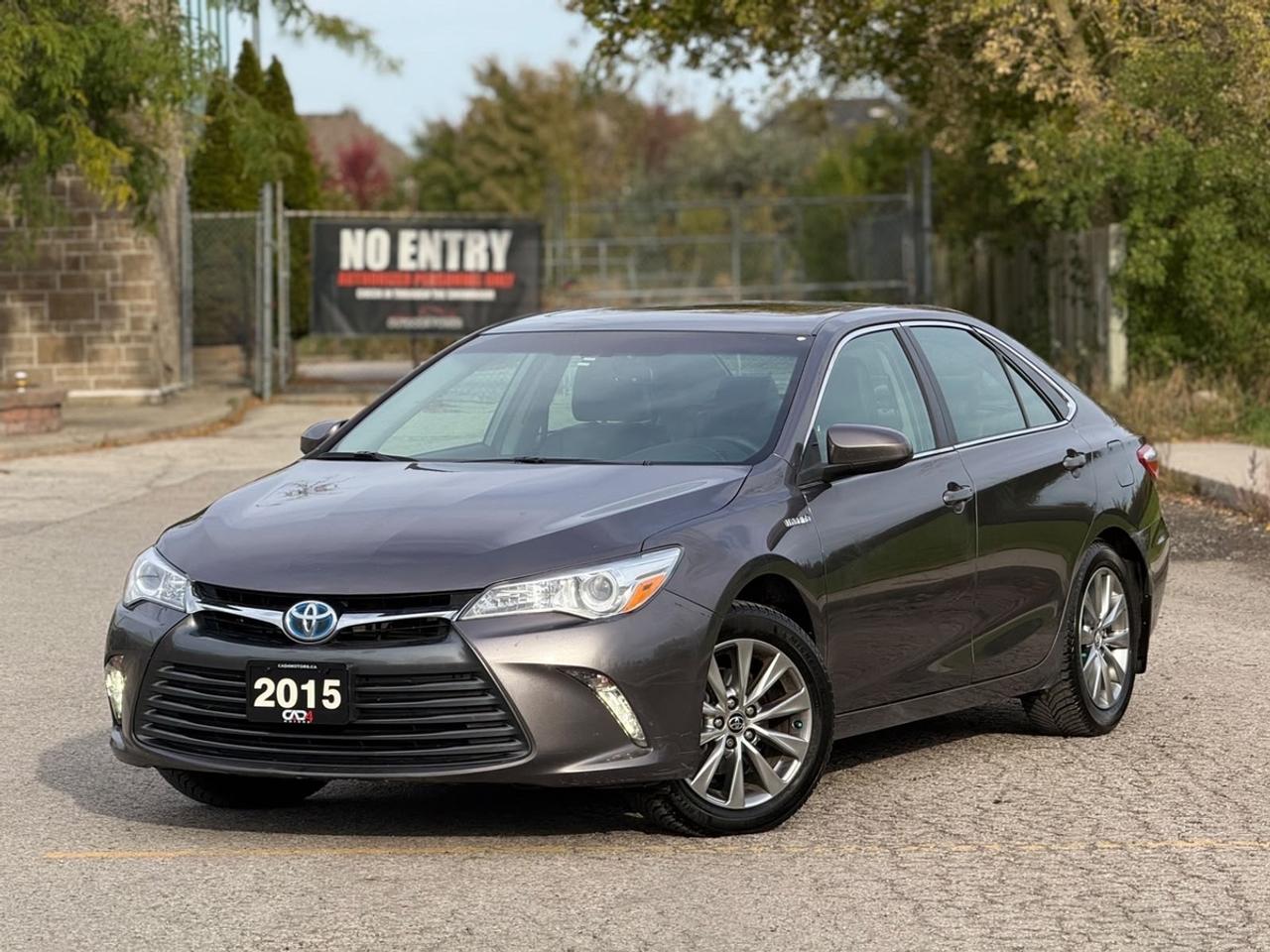 2015 Toyota Camry Hybrid XLE Photo0