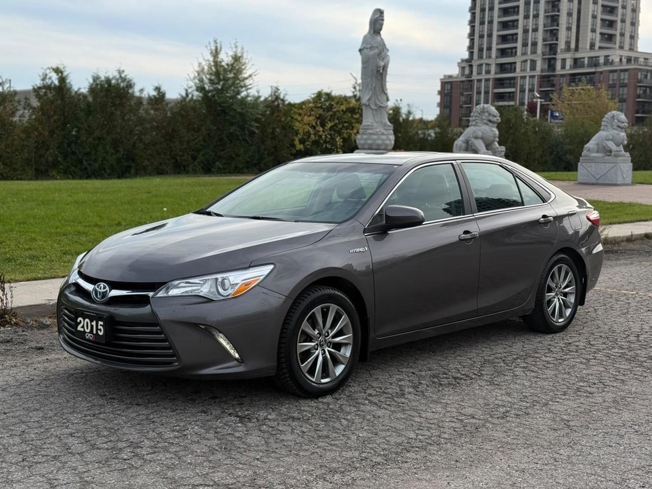 2015 Toyota Camry Hybrid XLE Photo