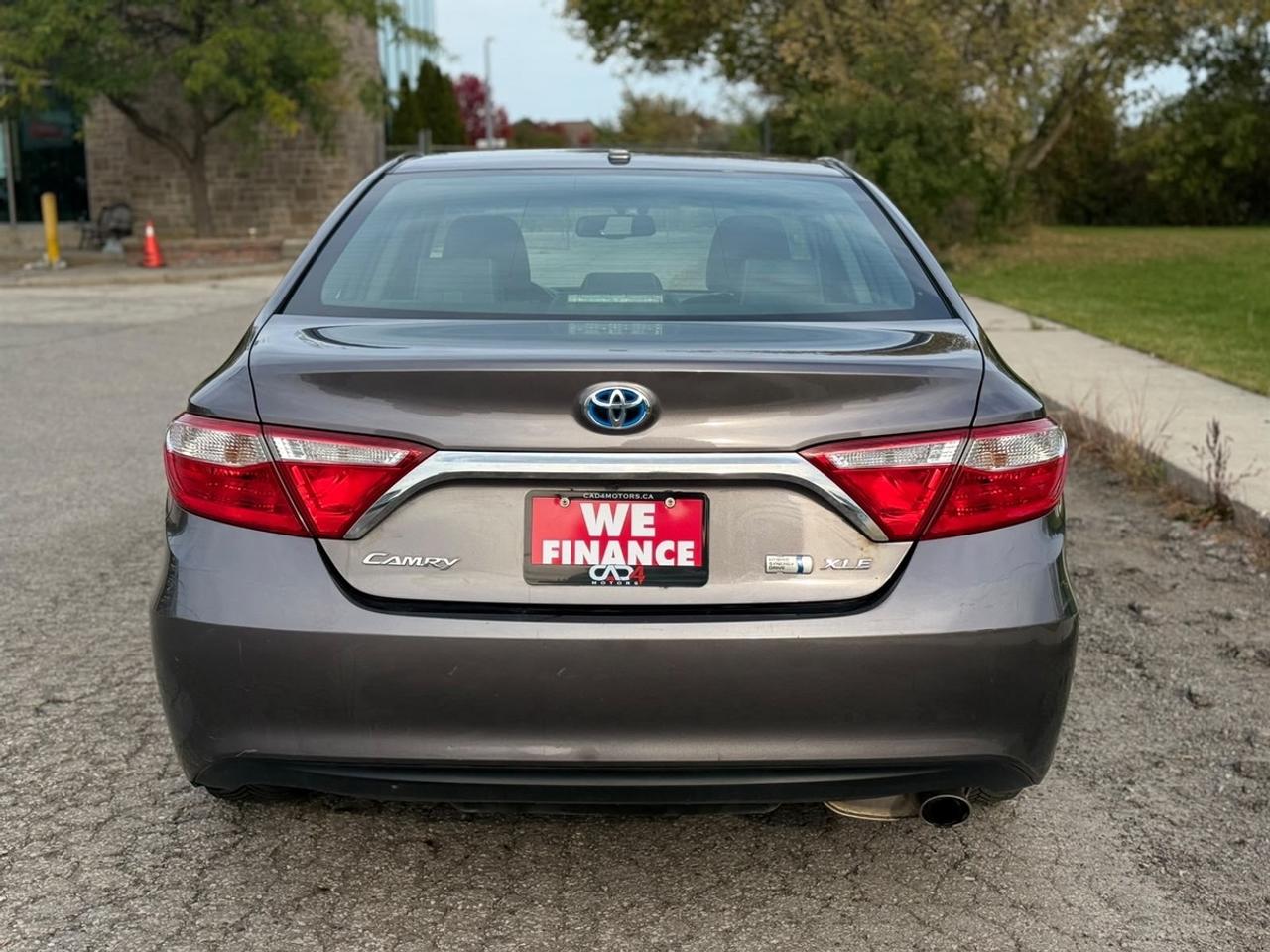 2015 Toyota Camry Hybrid XLE Photo