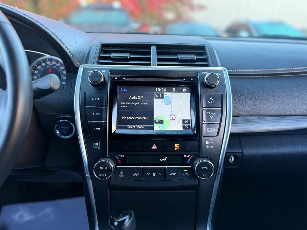 2015 Toyota Camry Hybrid XLE Photo