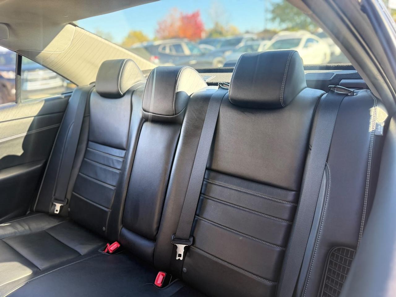 2015 Toyota Camry Hybrid XLE Photo