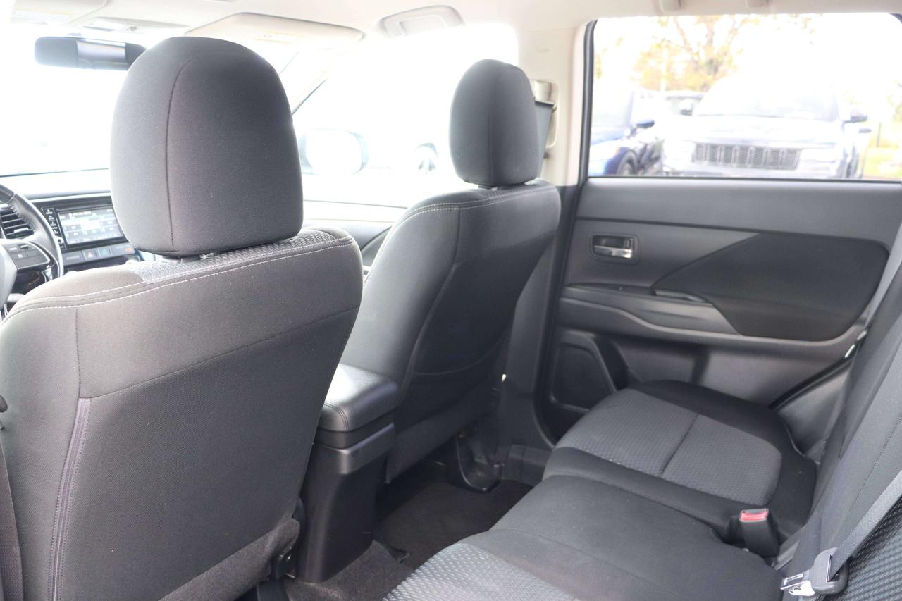 2017 Mitsubishi Outlander AWD   LOW KMS   REVERSE CAM   HEATED SEATS Photo