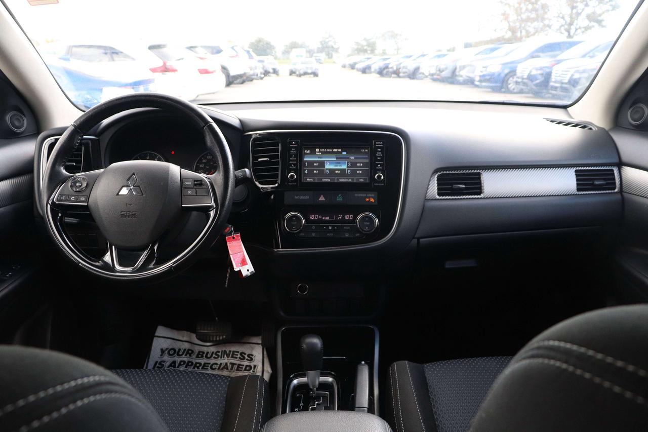 2017 Mitsubishi Outlander AWD   LOW KMS   REVERSE CAM   HEATED SEATS Photo