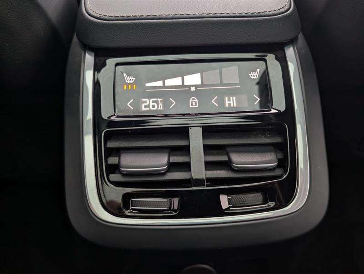 2024 Volvo XC90 T8 Ultimate   B&W   Polestar   PHEV   Clean Photo