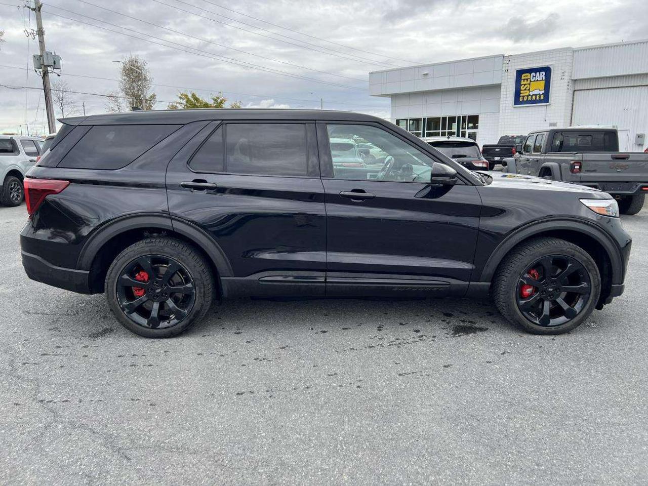 2022 Ford Explorer ST 4WD Photo4