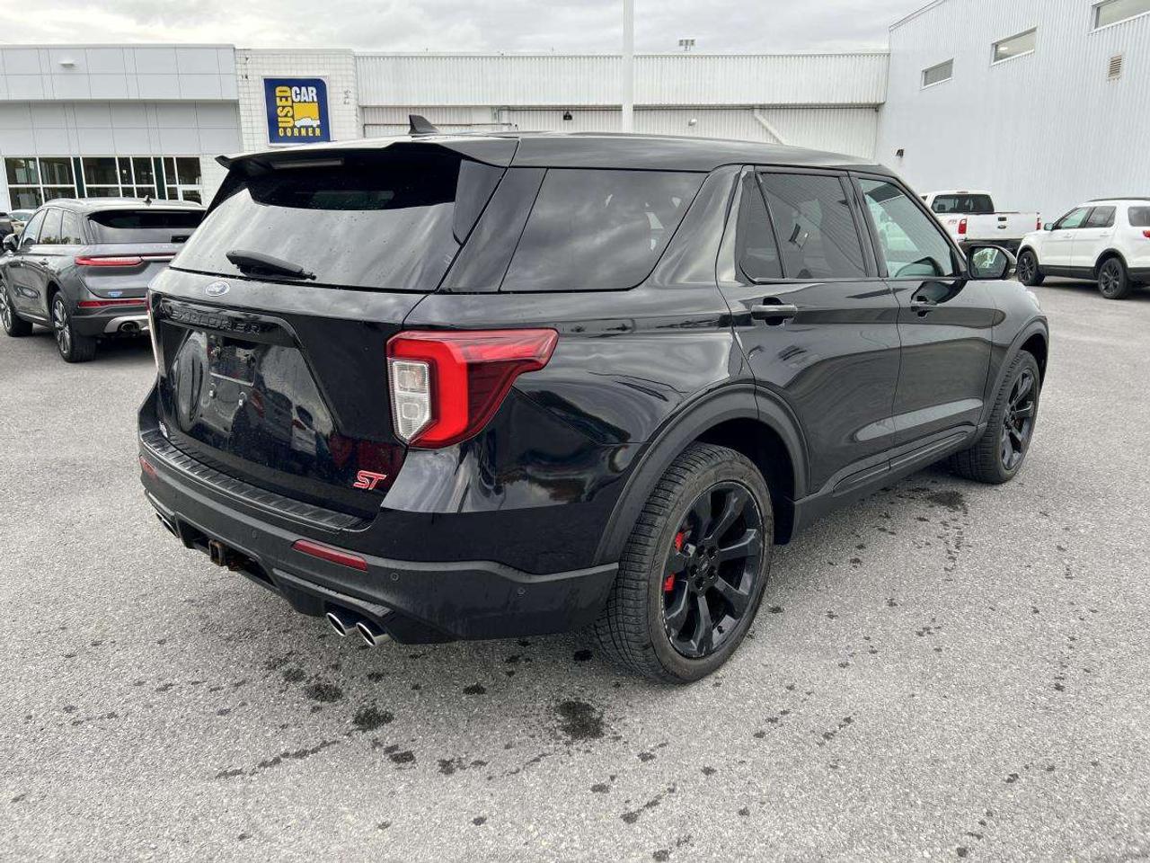 2022 Ford Explorer ST 4WD Photo