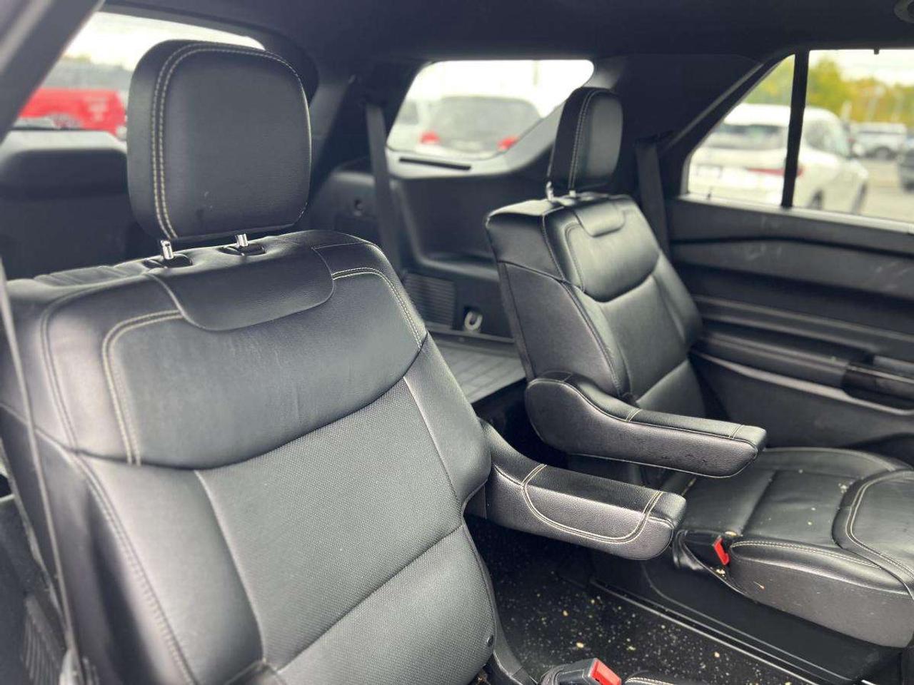 2022 Ford Explorer ST 4WD Photo