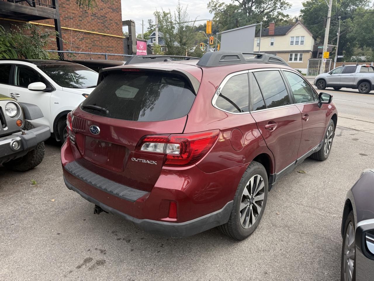 2017 Subaru Outback LIMITED Photo