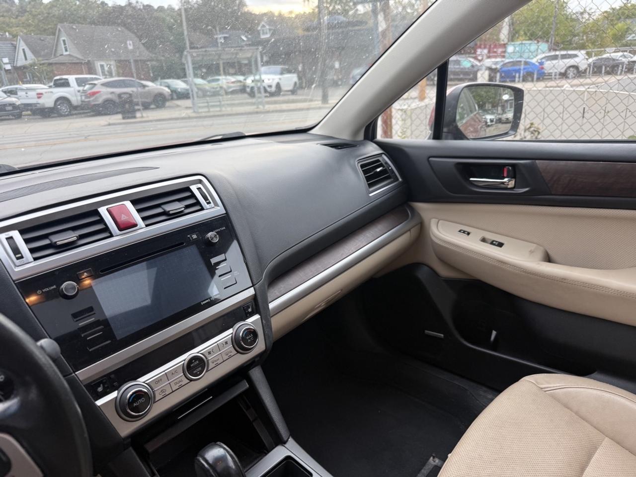 2017 Subaru Outback LIMITED Photo