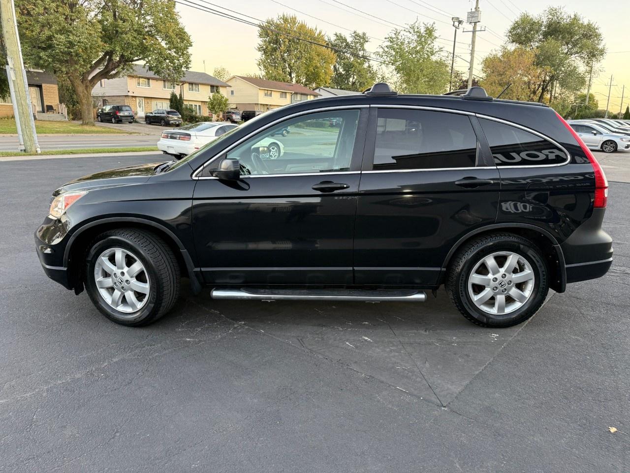 2010 Honda CR-V 2WD LX Photo3