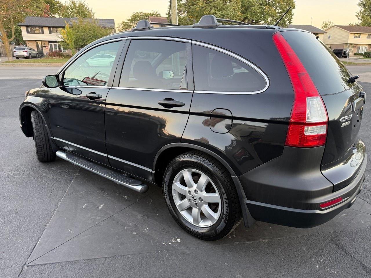 2010 Honda CR-V 2WD LX Photo4