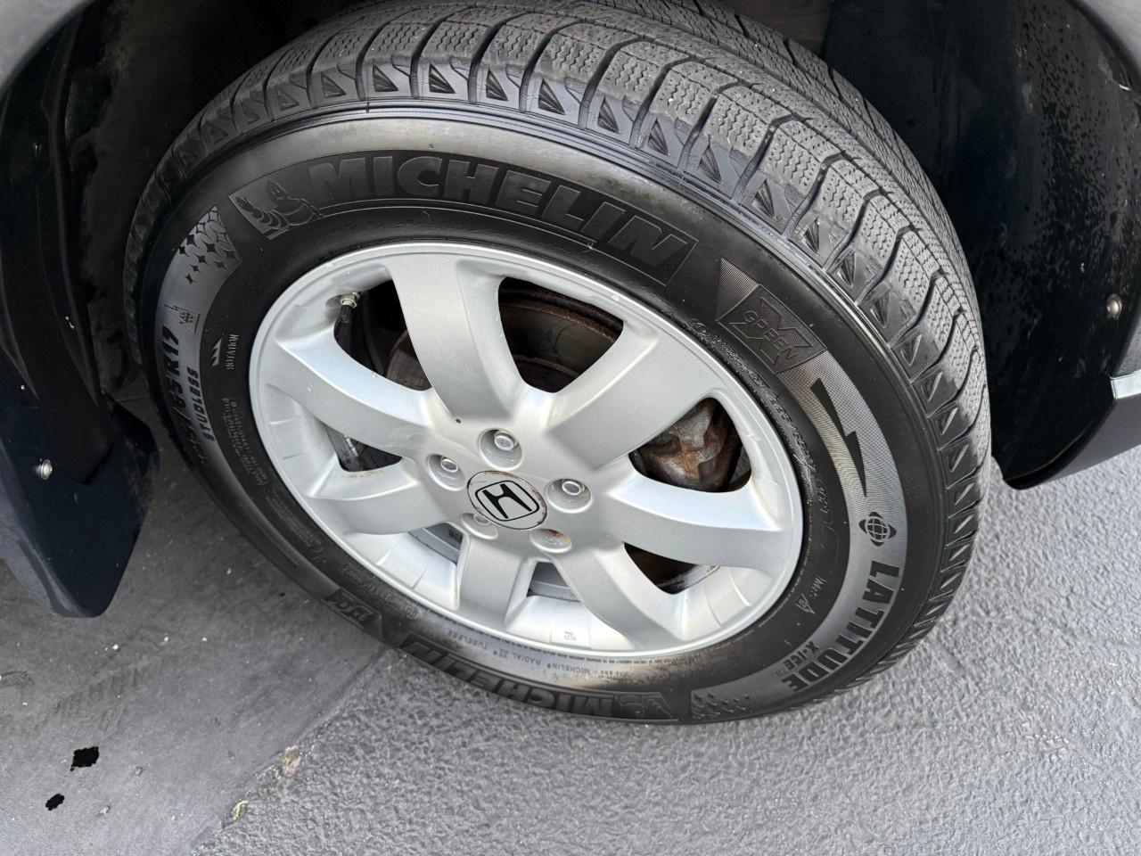 2010 Honda CR-V 2WD LX Photo