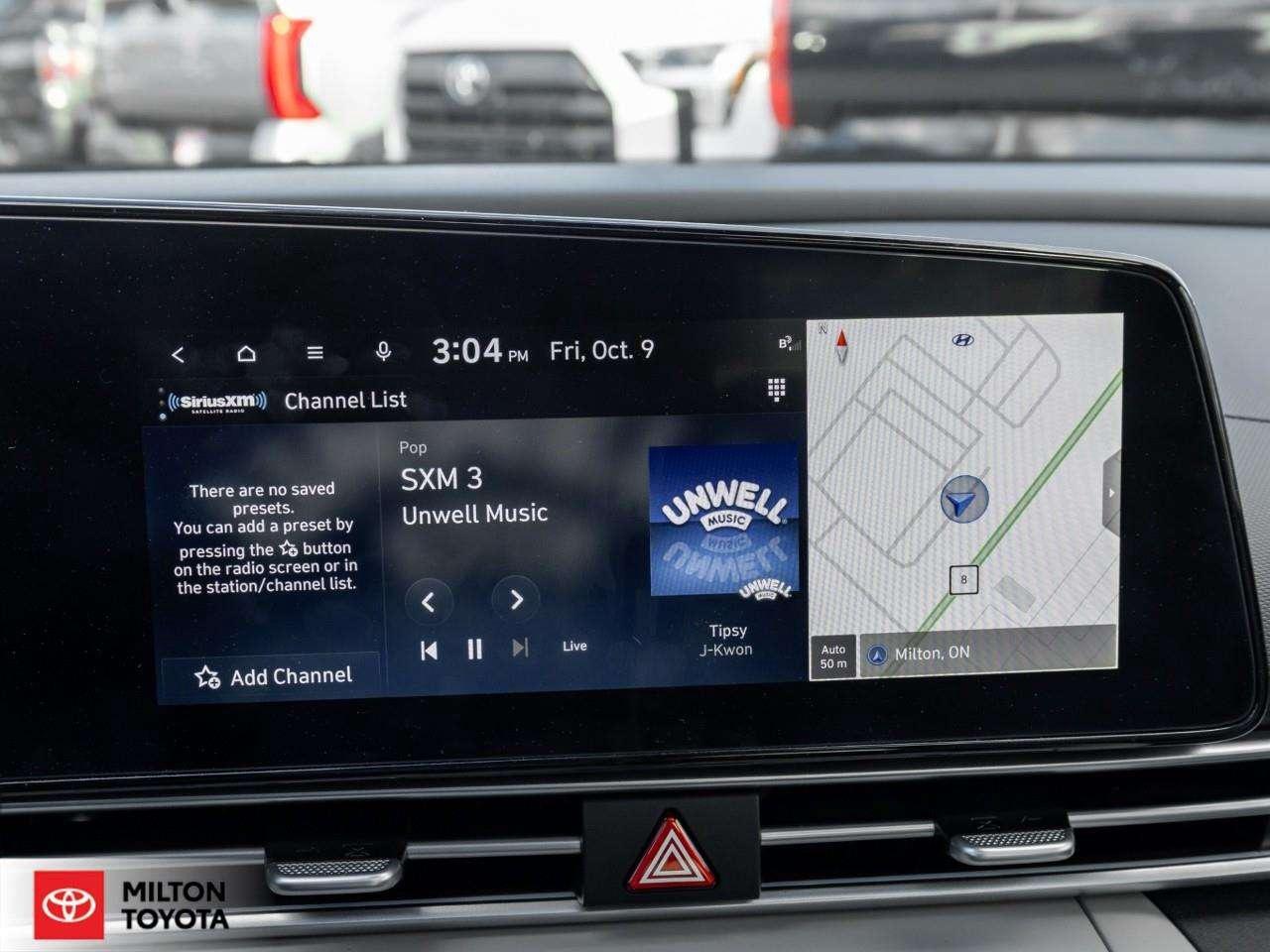 2025 Hyundai Elantra LEATHER SUNROOF BOSE STEREO HEATED STEERING WIRELESS CARPLAY ONE OWNER Luxury w/Two-Tone Interior Photo