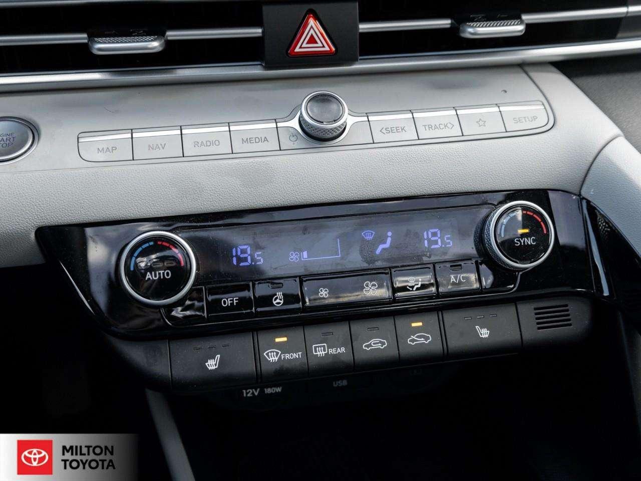 2025 Hyundai Elantra LEATHER SUNROOF BOSE STEREO HEATED STEERING WIRELESS CARPLAY ONE OWNER Luxury w/Two-Tone Interior Photo