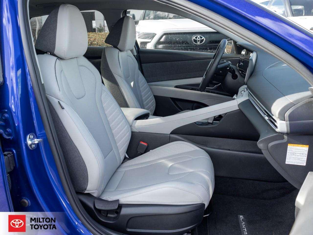 2025 Hyundai Elantra LEATHER SUNROOF BOSE STEREO HEATED STEERING WIRELESS CARPLAY ONE OWNER Luxury w/Two-Tone Interior Photo