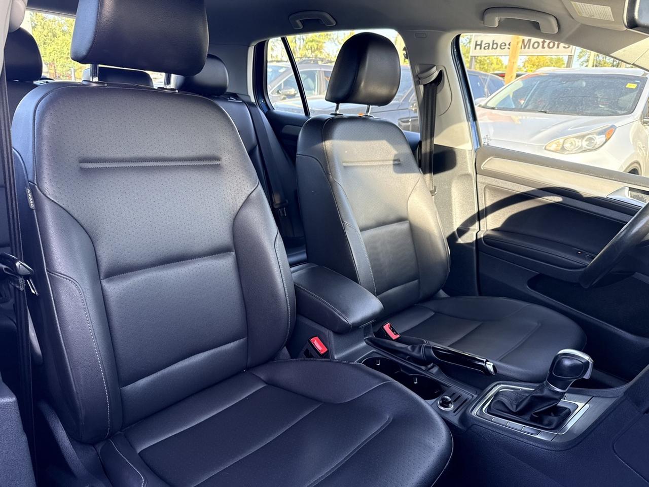2015 Volkswagen Golf COMFORTLINE 1.8 TSI - AUTO - NAVI - R.CAMERA - FENDER AUDIO - 56 SERVICE RECORDS - LEATHER! Photo