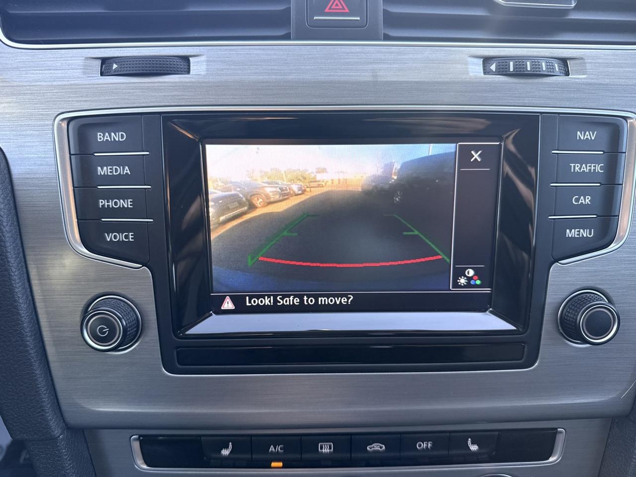 2015 Volkswagen Golf COMFORTLINE 1.8 TSI - AUTO - NAVI - R.CAMERA - FENDER AUDIO - 56 SERVICE RECORDS - LEATHER! Photo