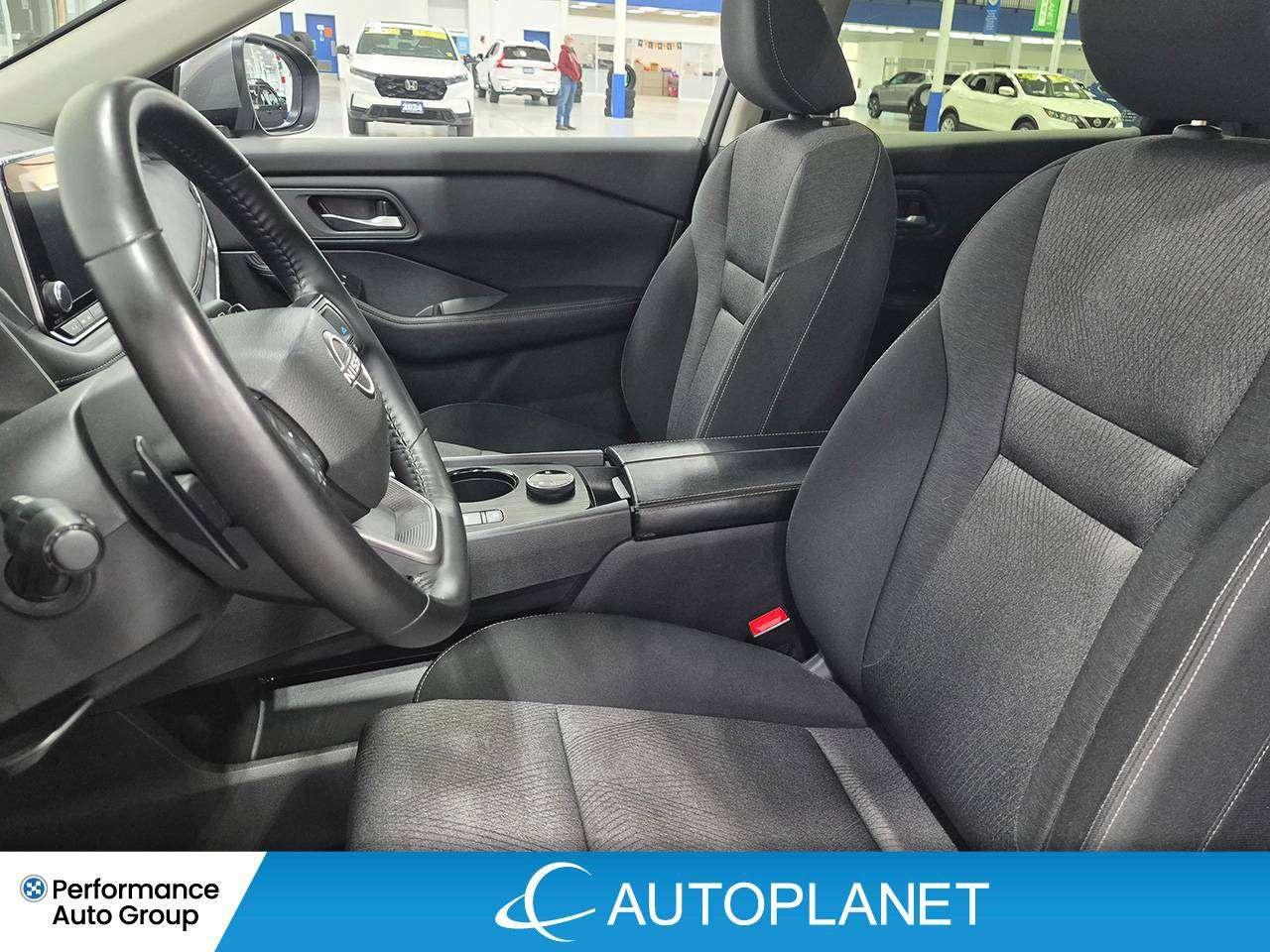 2025 Nissan Rogue SV, Pano Roof, Bluetooth, Android Auto! Photo