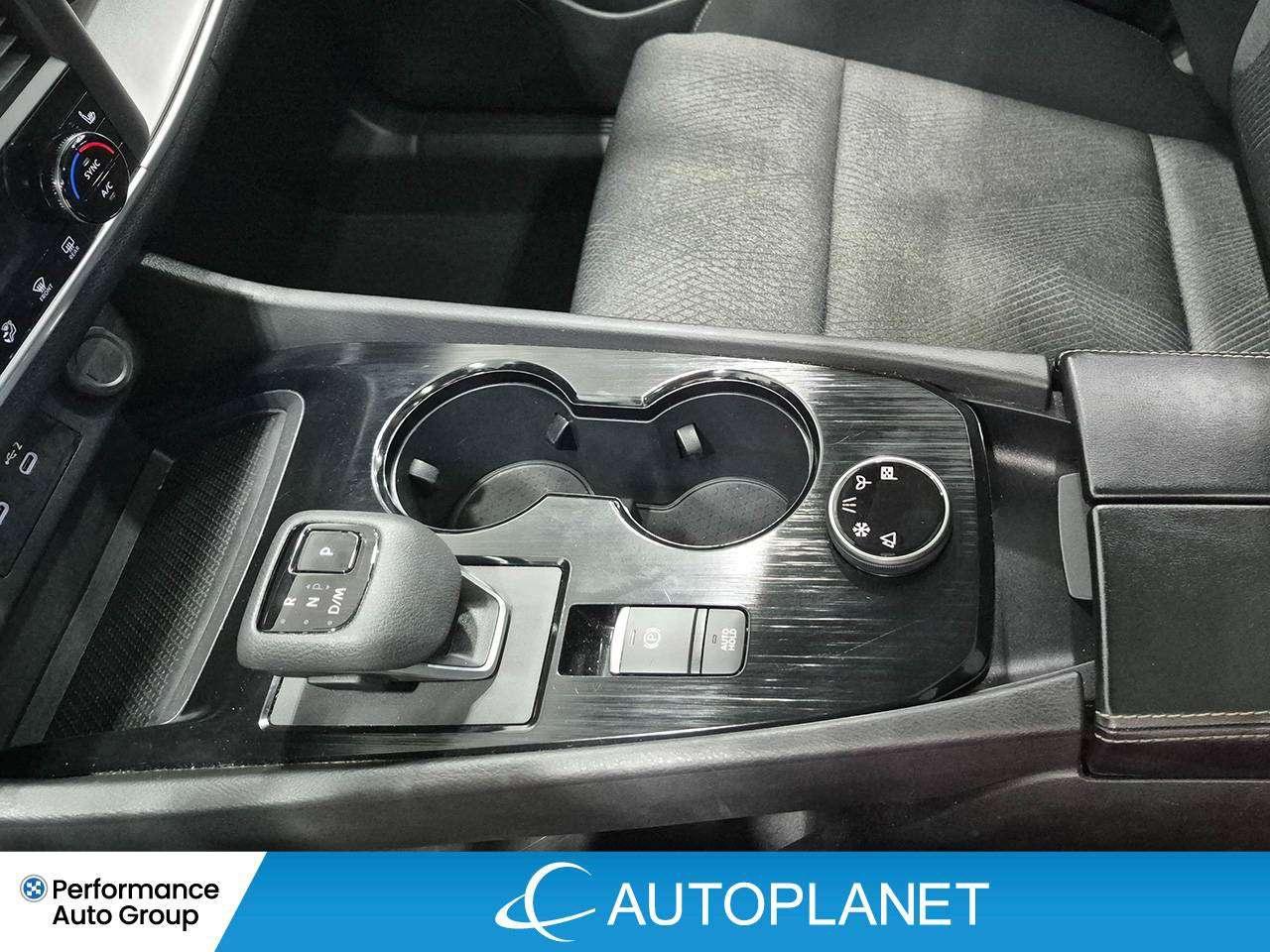 2025 Nissan Rogue SV, Pano Roof, Bluetooth, Android Auto! Photo