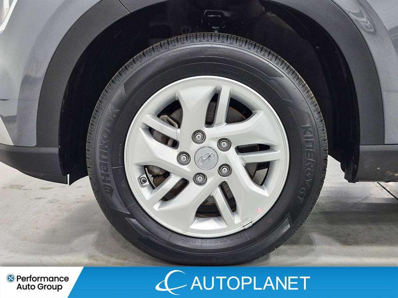 2026 Hyundai Venue Preferred, Back Up Cam, Heated Seara, Android Auto Photo