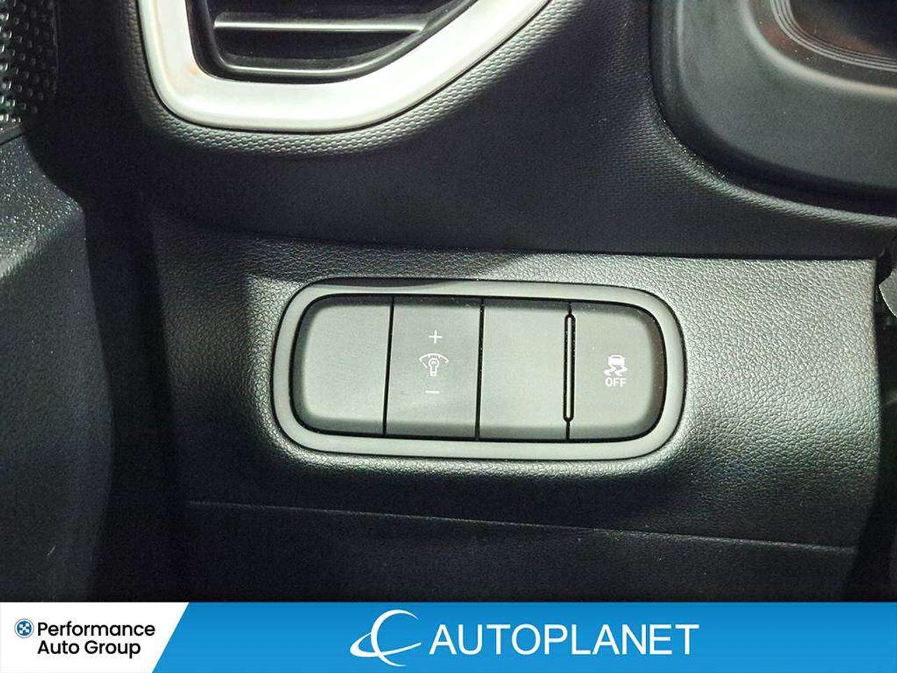 2026 Hyundai Venue Preferred, Back Up Cam, Heated Seara, Android Auto Photo