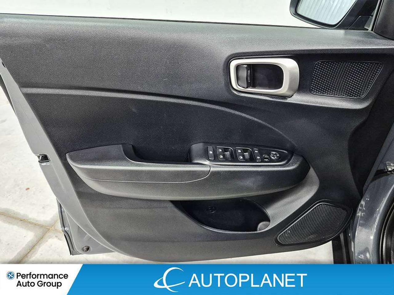 2026 Hyundai Venue Preferred, Back Up Cam, Heated Seara, Android Auto Photo