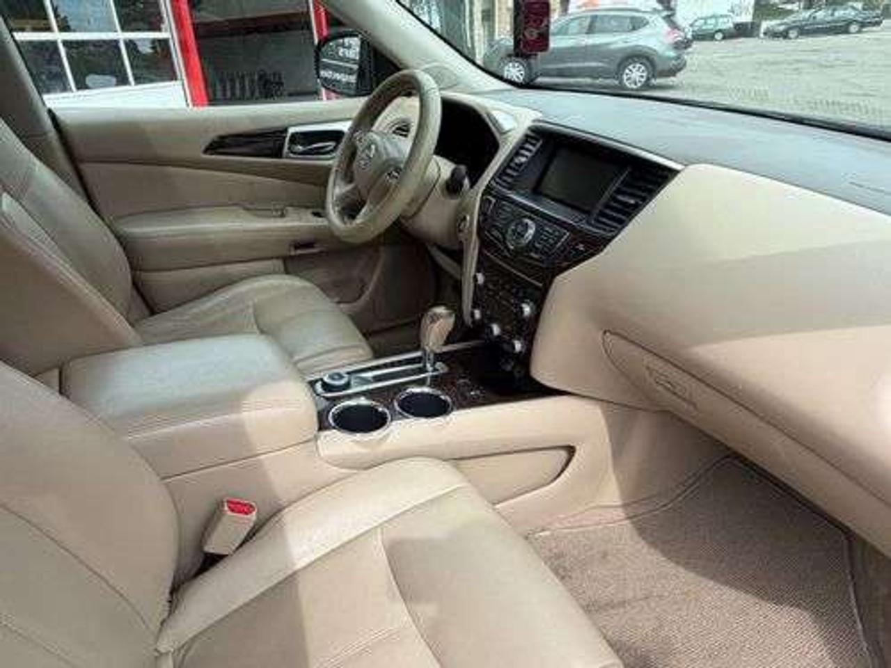 2013 Nissan Pathfinder SL Photo3