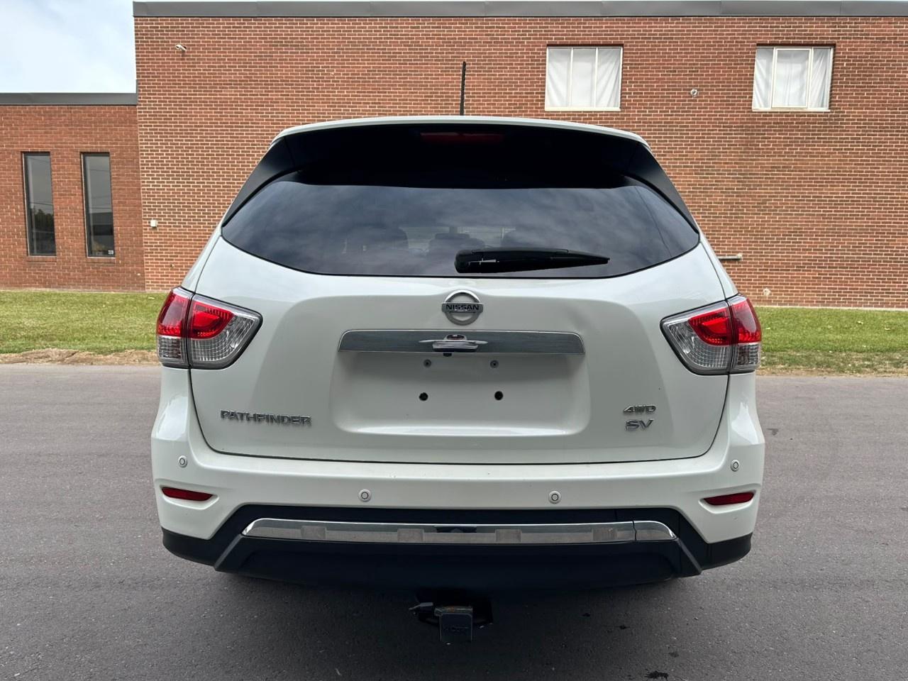 2015 Nissan Pathfinder 4WD 4dr SV Photo