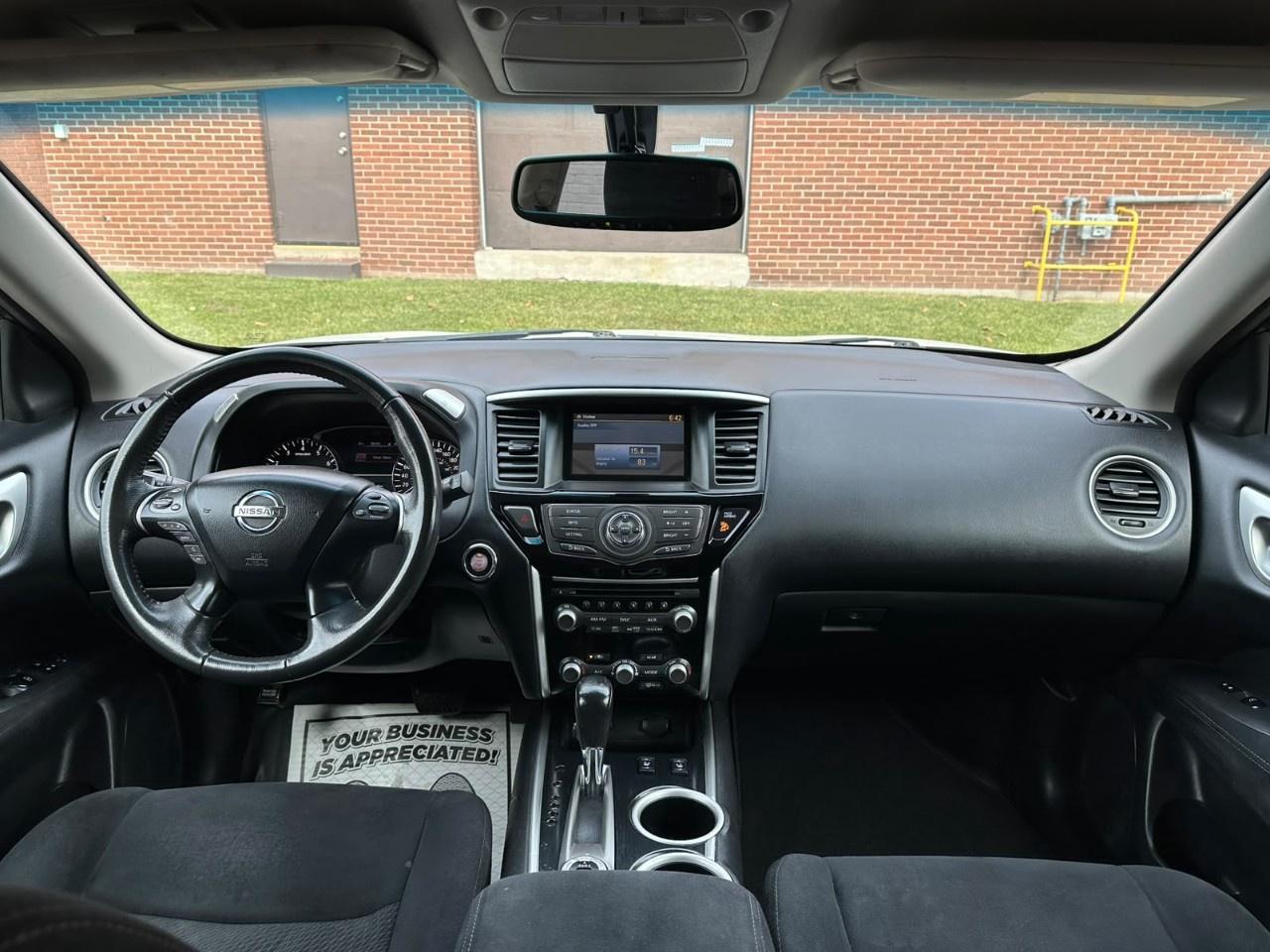 2015 Nissan Pathfinder 4WD 4dr SV Photo