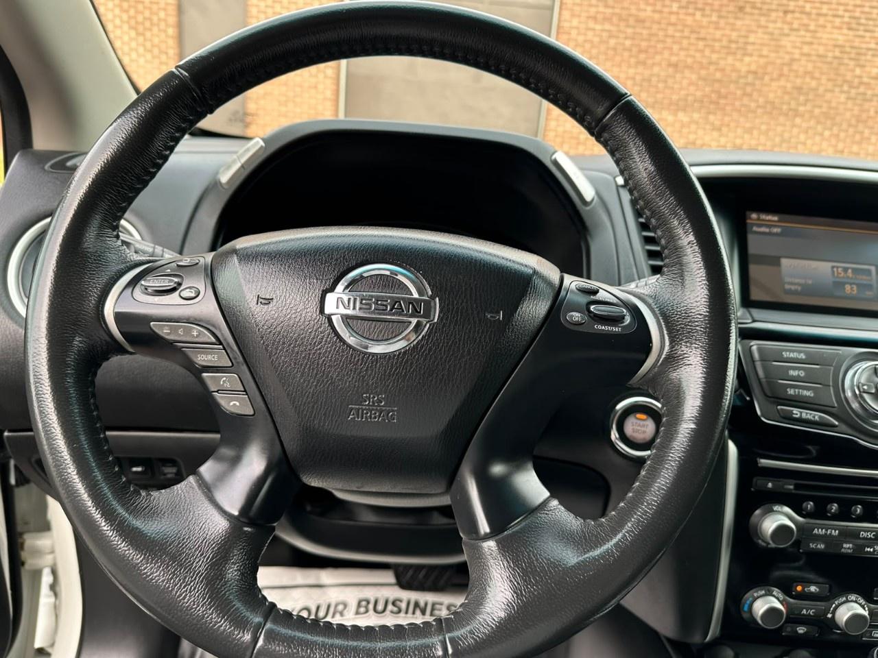 2015 Nissan Pathfinder 4WD 4dr SV Photo