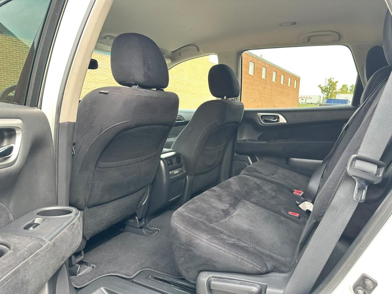 2015 Nissan Pathfinder 4WD 4dr SV Photo