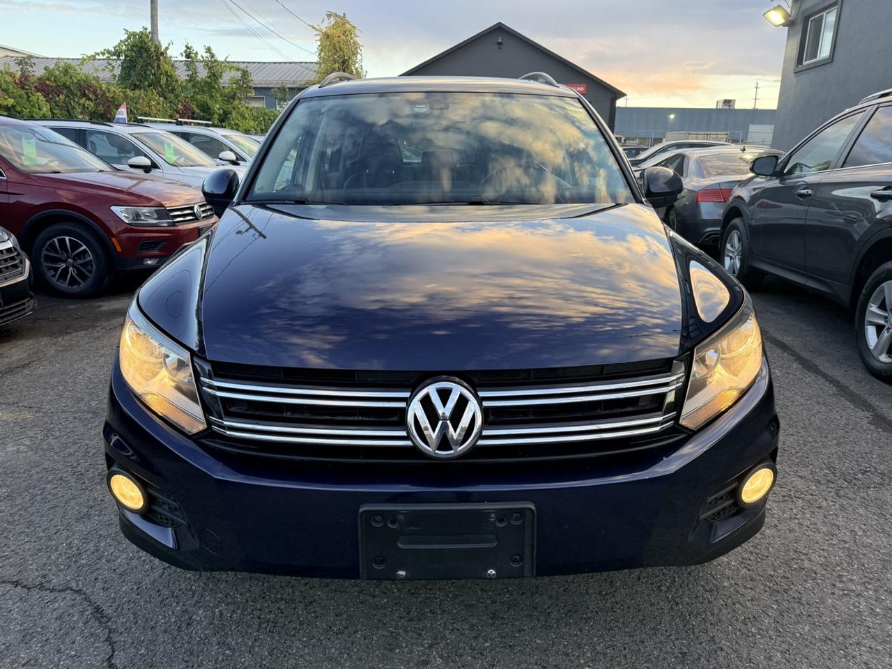 2017 Volkswagen Tiguan WOLFSBURG EDITION - 2.0 TSI 4MOTION AWD - PANO ROOF - ONE OWNER! Photo